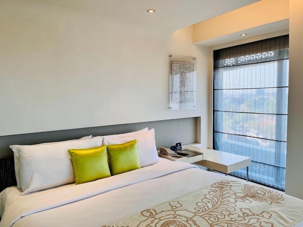 The Park Hyderabad, Banjara Hills Near Hussain Sagar 5*